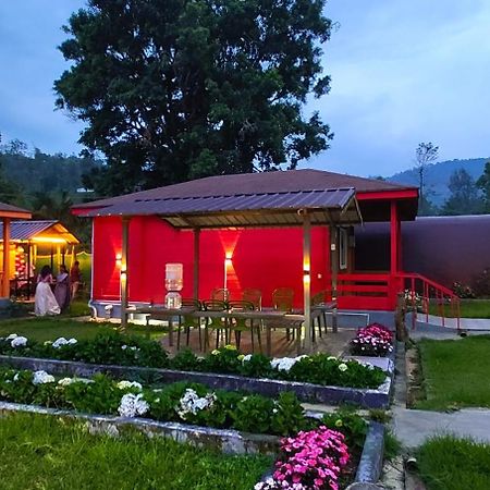 The Laughing Woods Ac Resort Котажирі Екстер'єр фото